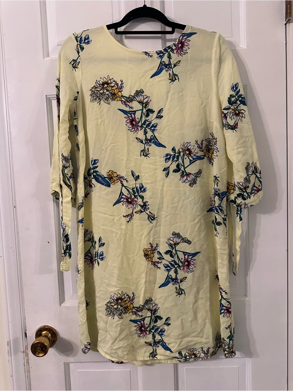 Floral Tie-Sleeve Midi Dress in Pale Yellow